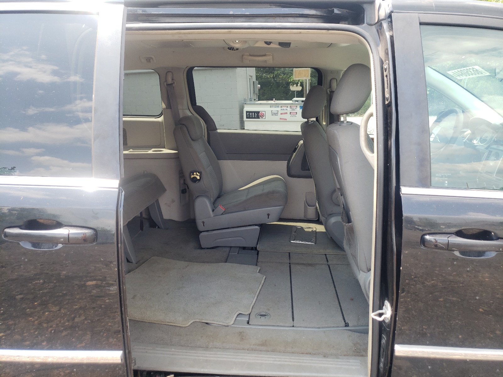 2A4RR5D12AR141313 2010 Chrysler Town & Country Touring