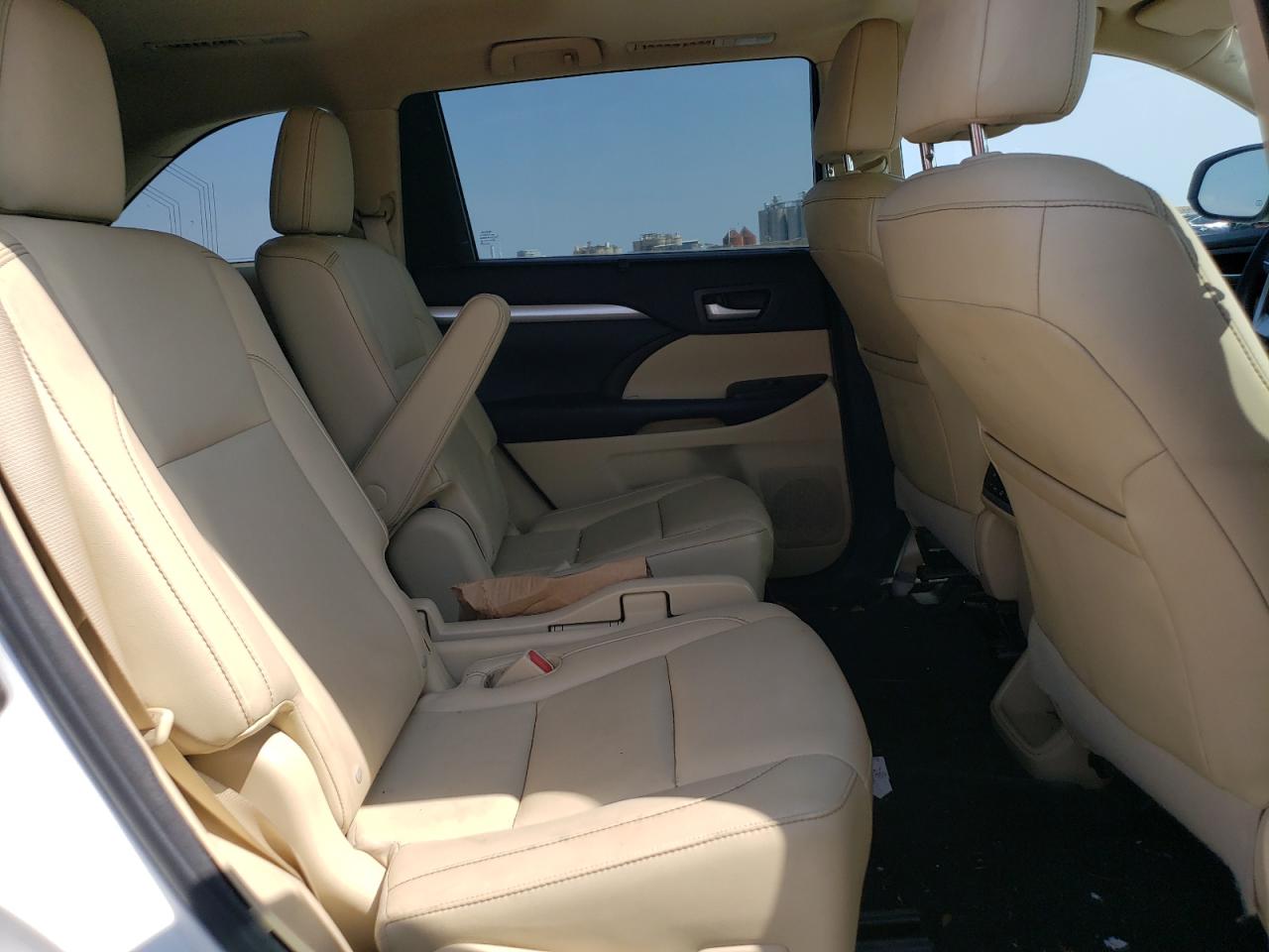 2015 Toyota Highlander Xle VIN: 5TDKKRFH8FS111471 Lot: 68064344