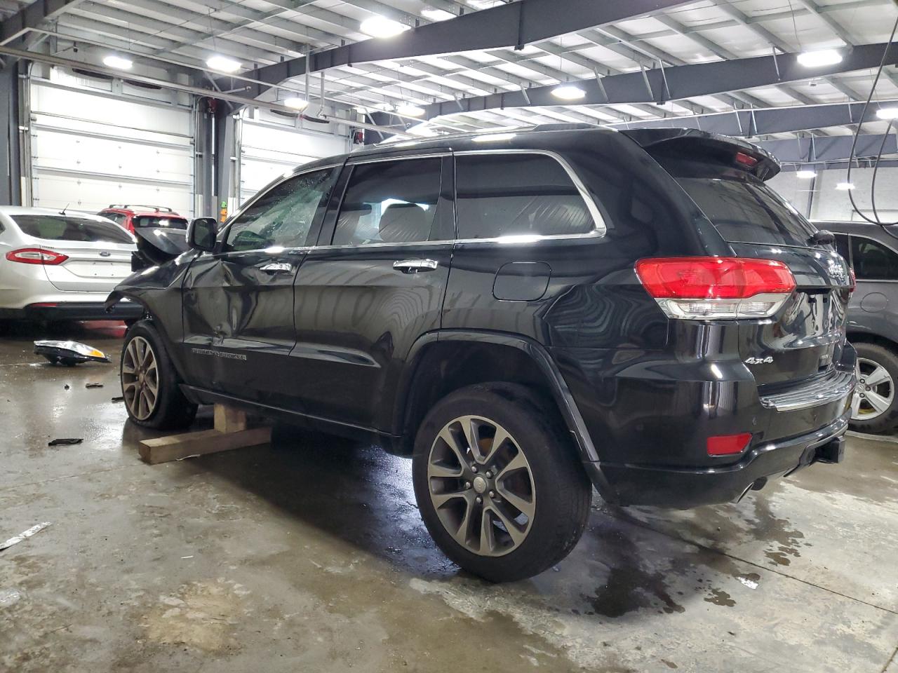 1C4RJFCGXHC694402 2017 JEEP GRAND CHEROKEE - Image 2