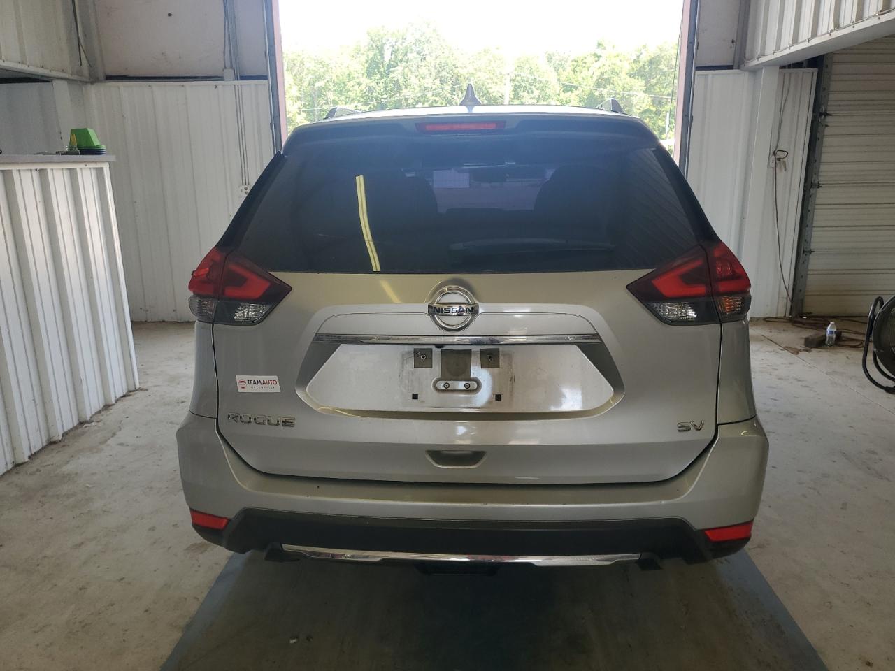 2018 Nissan Rogue S VIN: JN8AT2MT9JW453984 Lot: 67899244