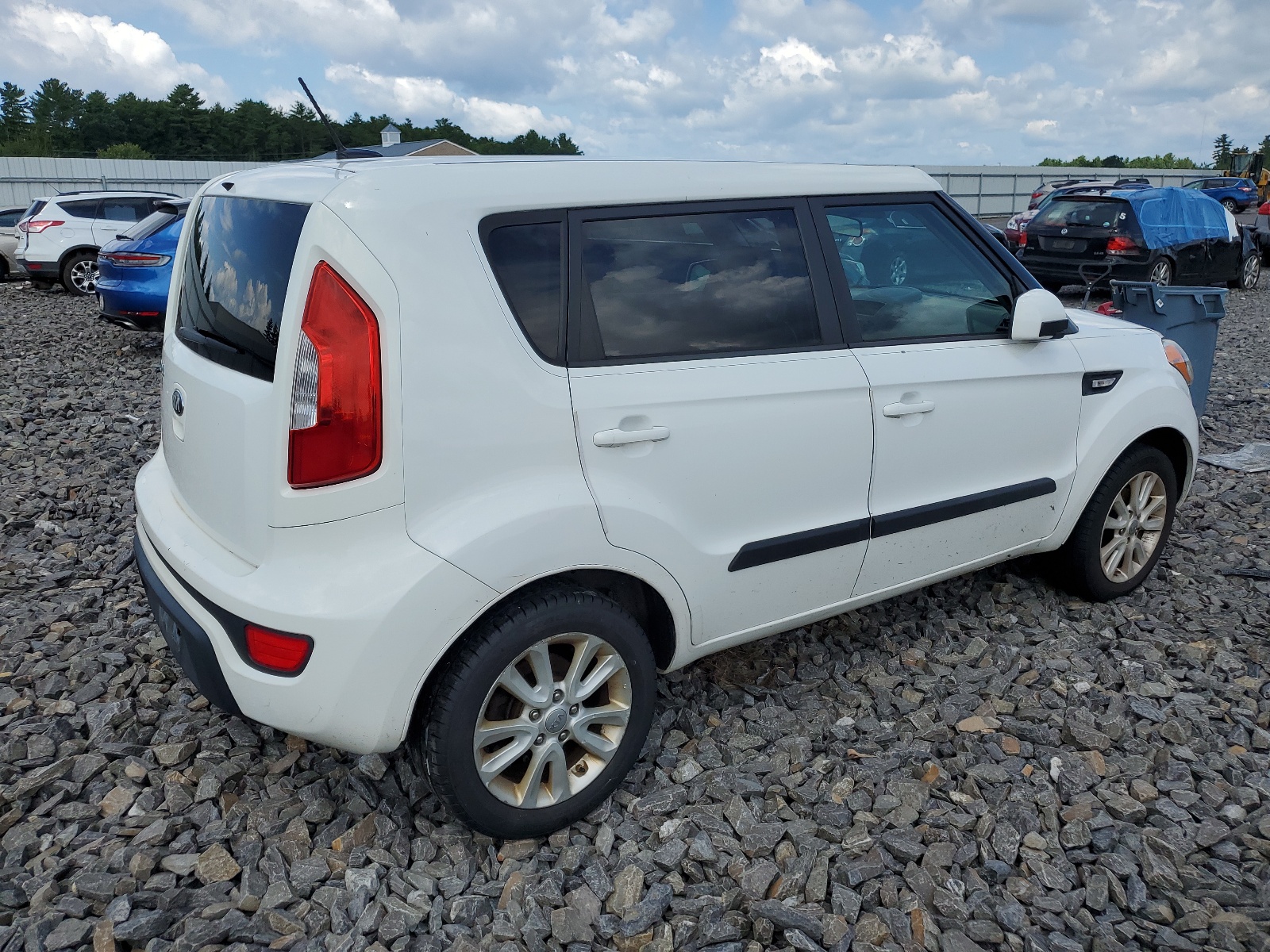 2013 Kia Soul vin: KNDJT2A5XD7575592