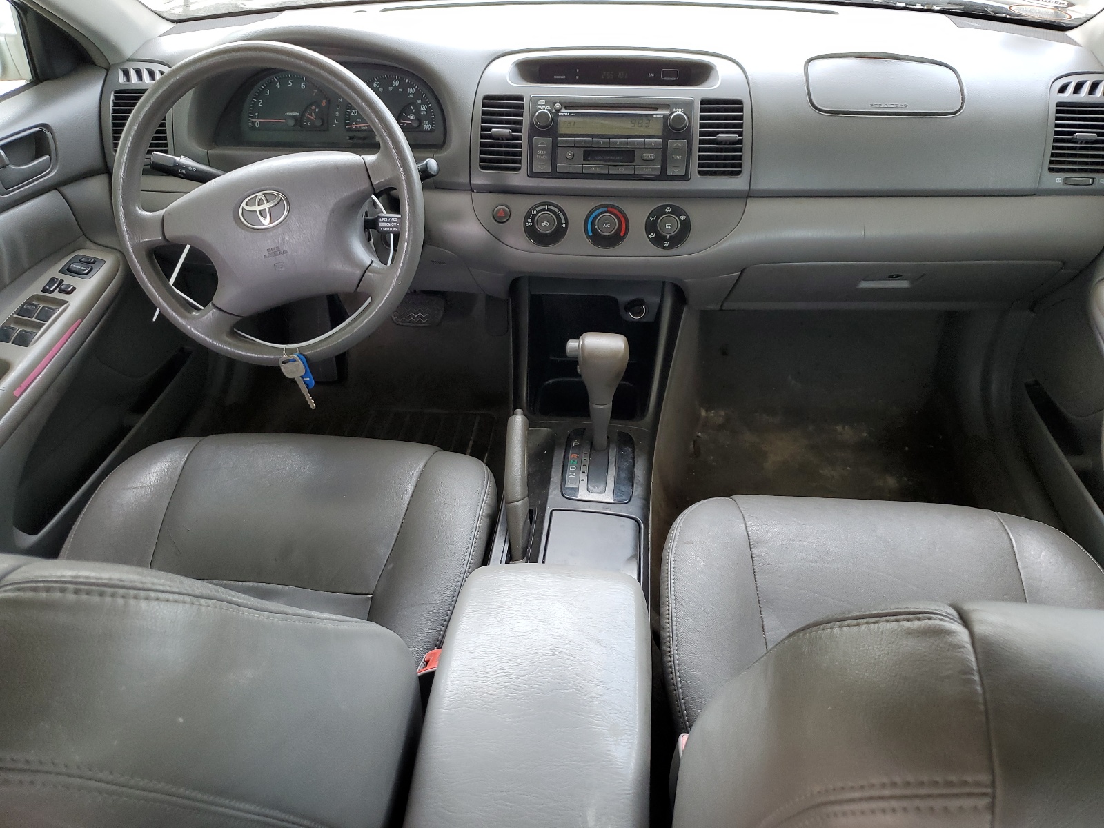 4T1BE32K34U798076 2004 Toyota Camry Le