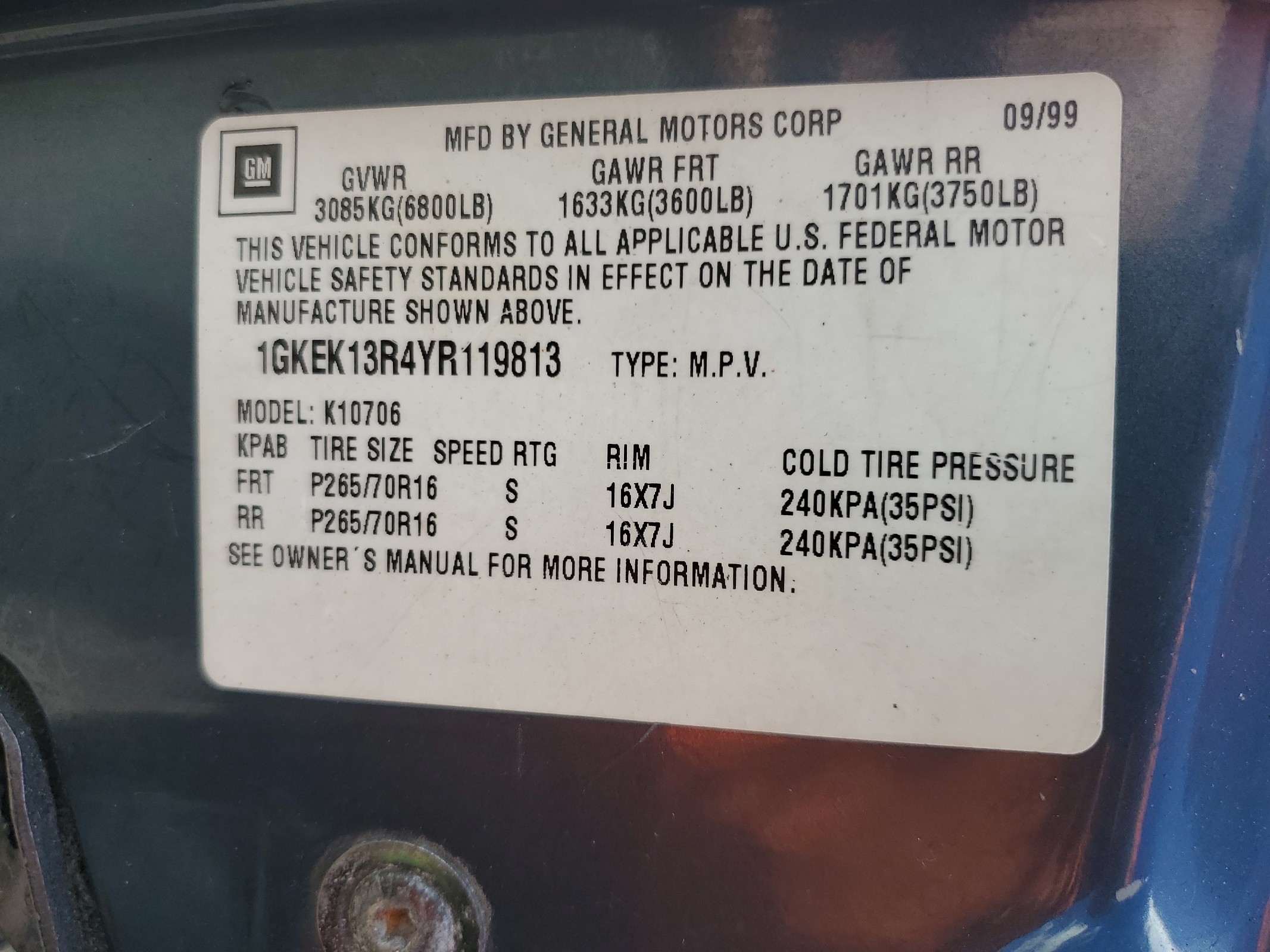 1GKEK13R4YR119813 2000 GMC Yukon Denali