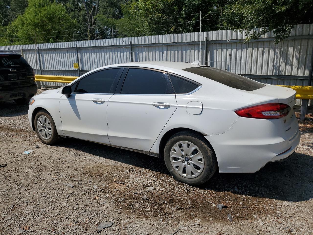 2020 Ford Fusion S VIN: 3FA6P0G73LR103769 Lot: 68111014