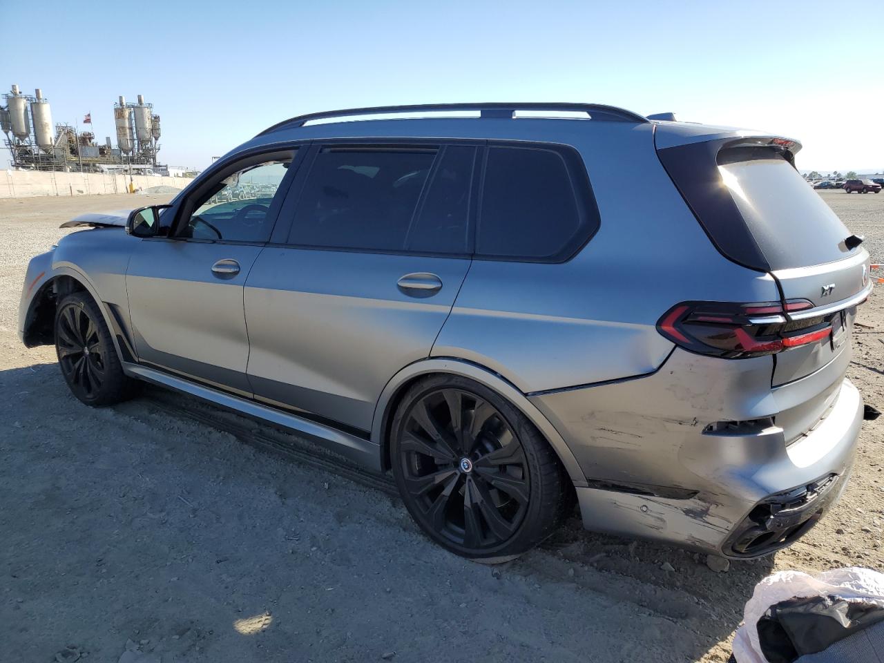 5UX33EM0XP9N45266 2023 BMW X7 - Image 2