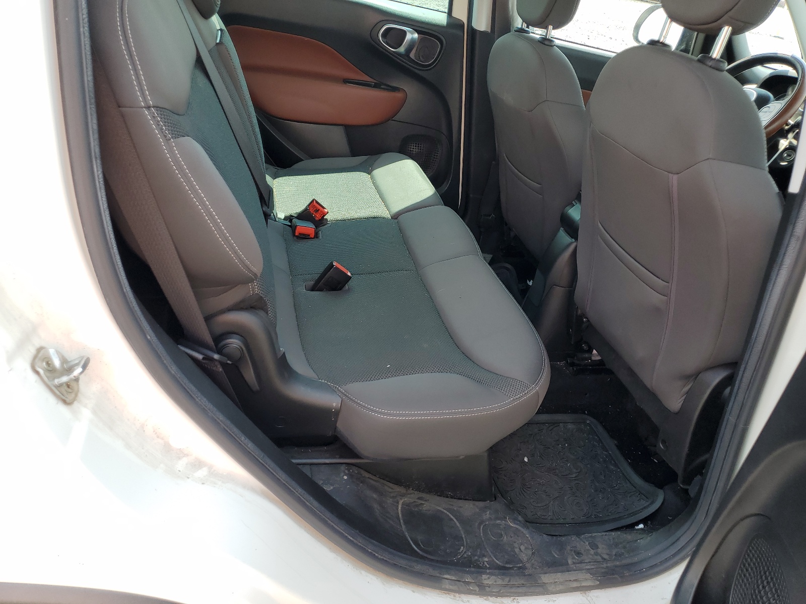 ZFBCFADH7EZ015683 2014 Fiat 500L Trekking