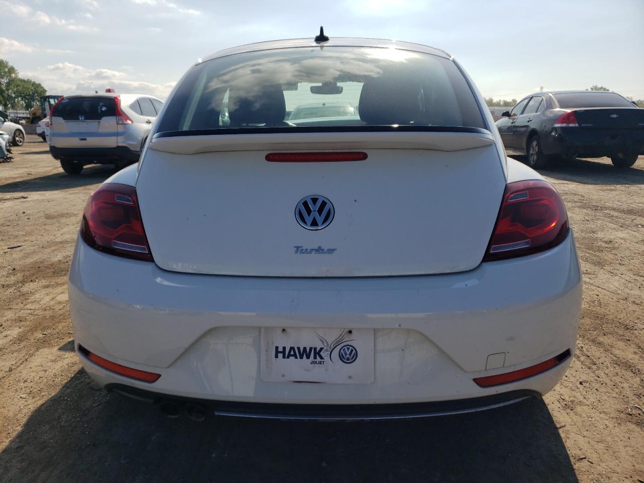 2018 Volkswagen Beetle Se VIN: 3VWJD7AT5JM725678 Lot: 66953494