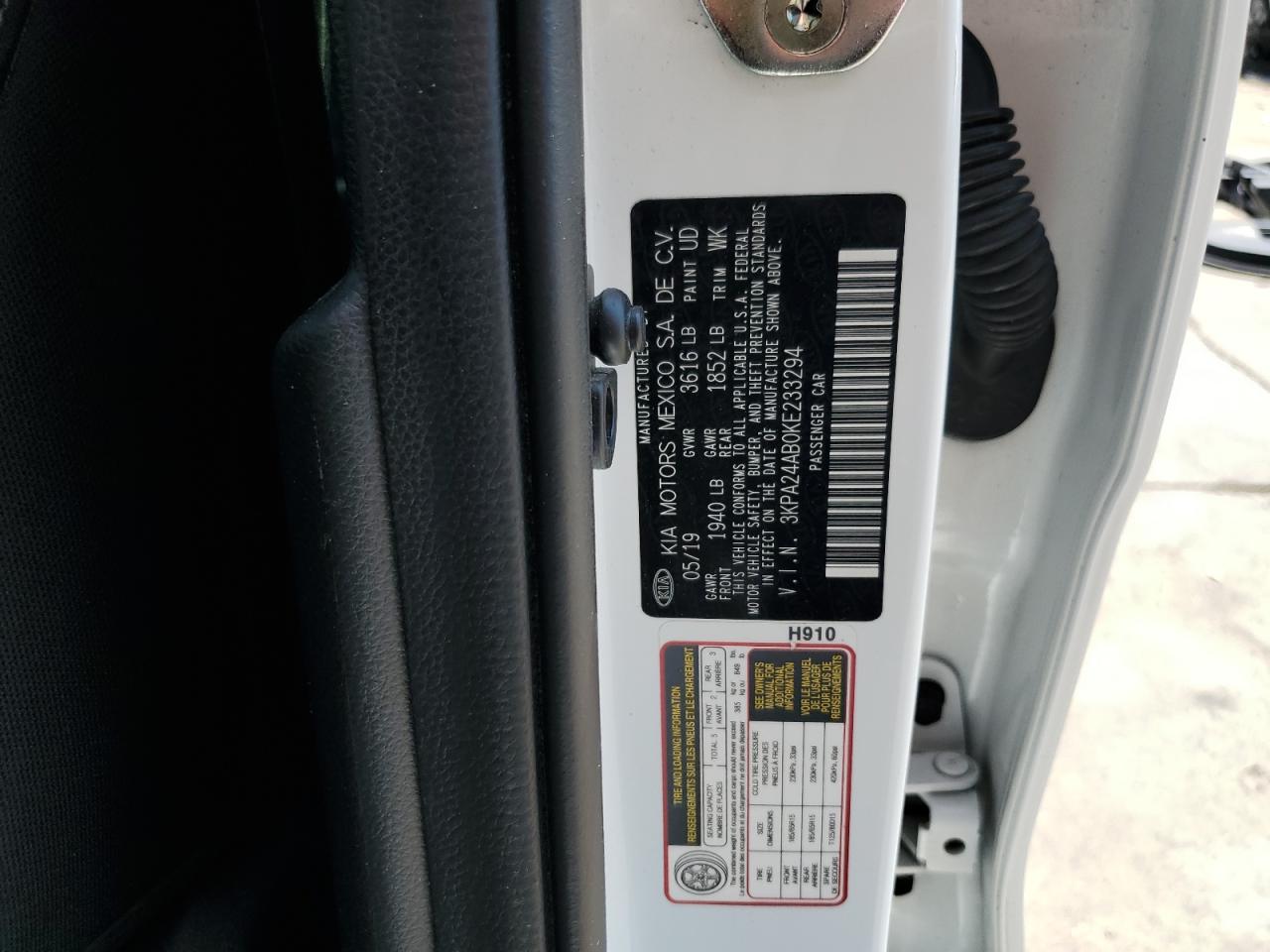 2019 Kia Rio - Image 13