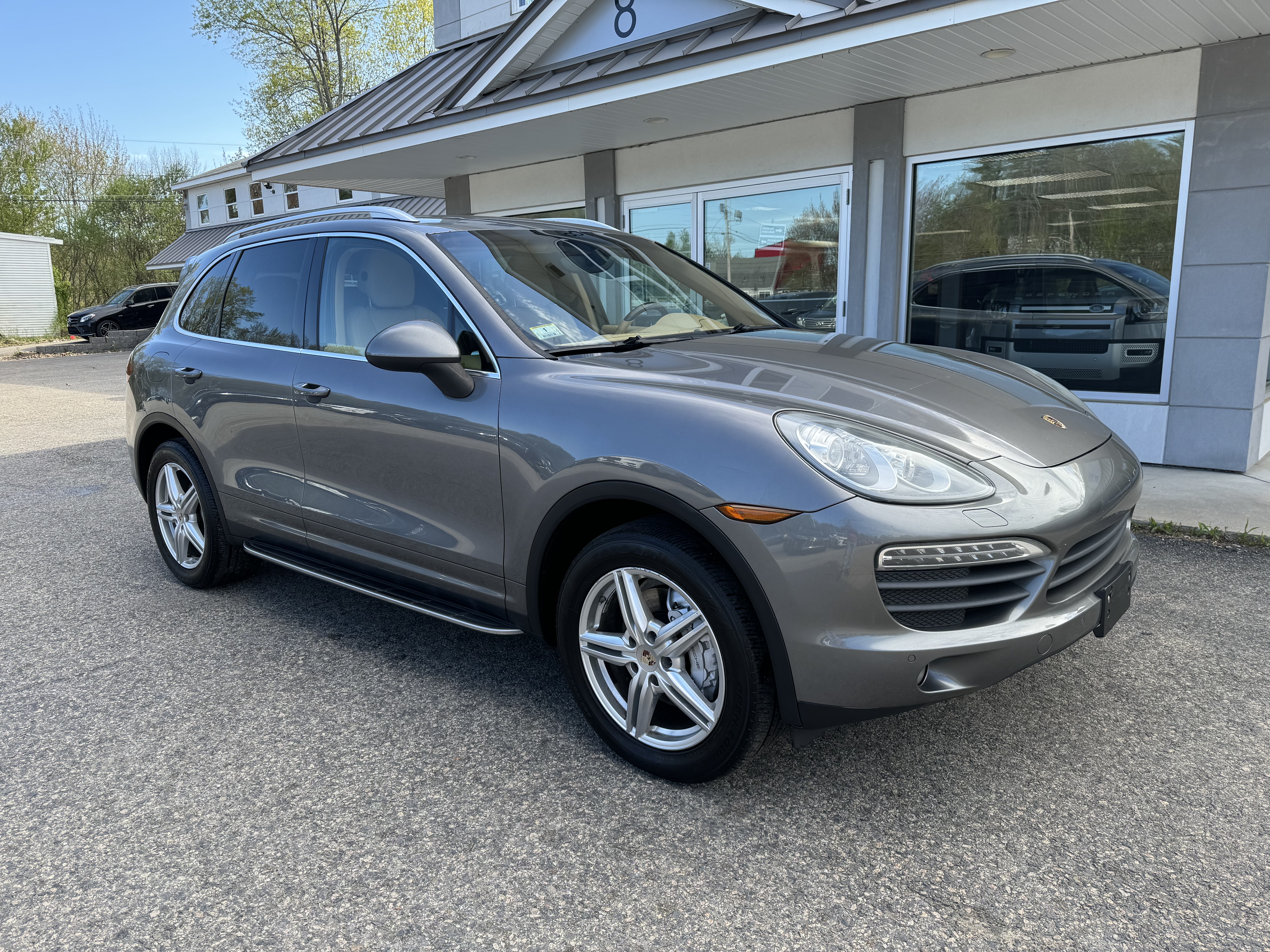 2012 Porsche Cayenne S vin: WP1AB2A29CLA44574