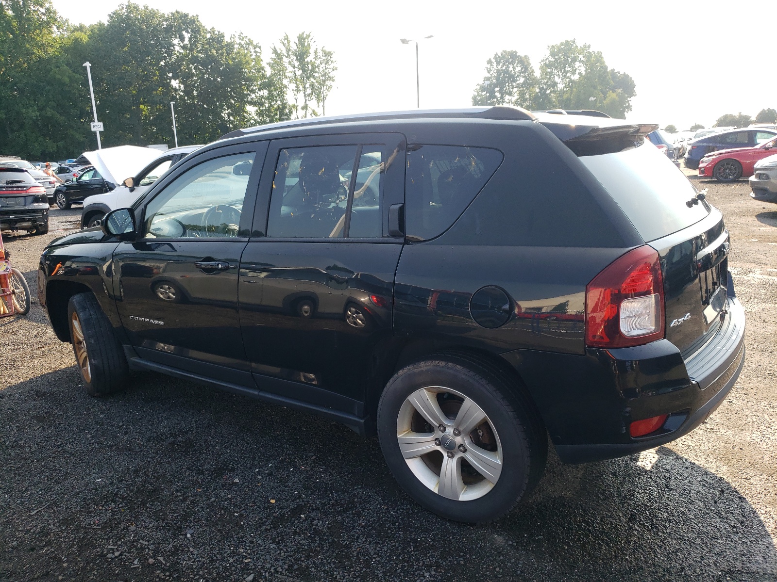 2014 Jeep Compass Latitude vin: 1C4NJDEB5ED727624