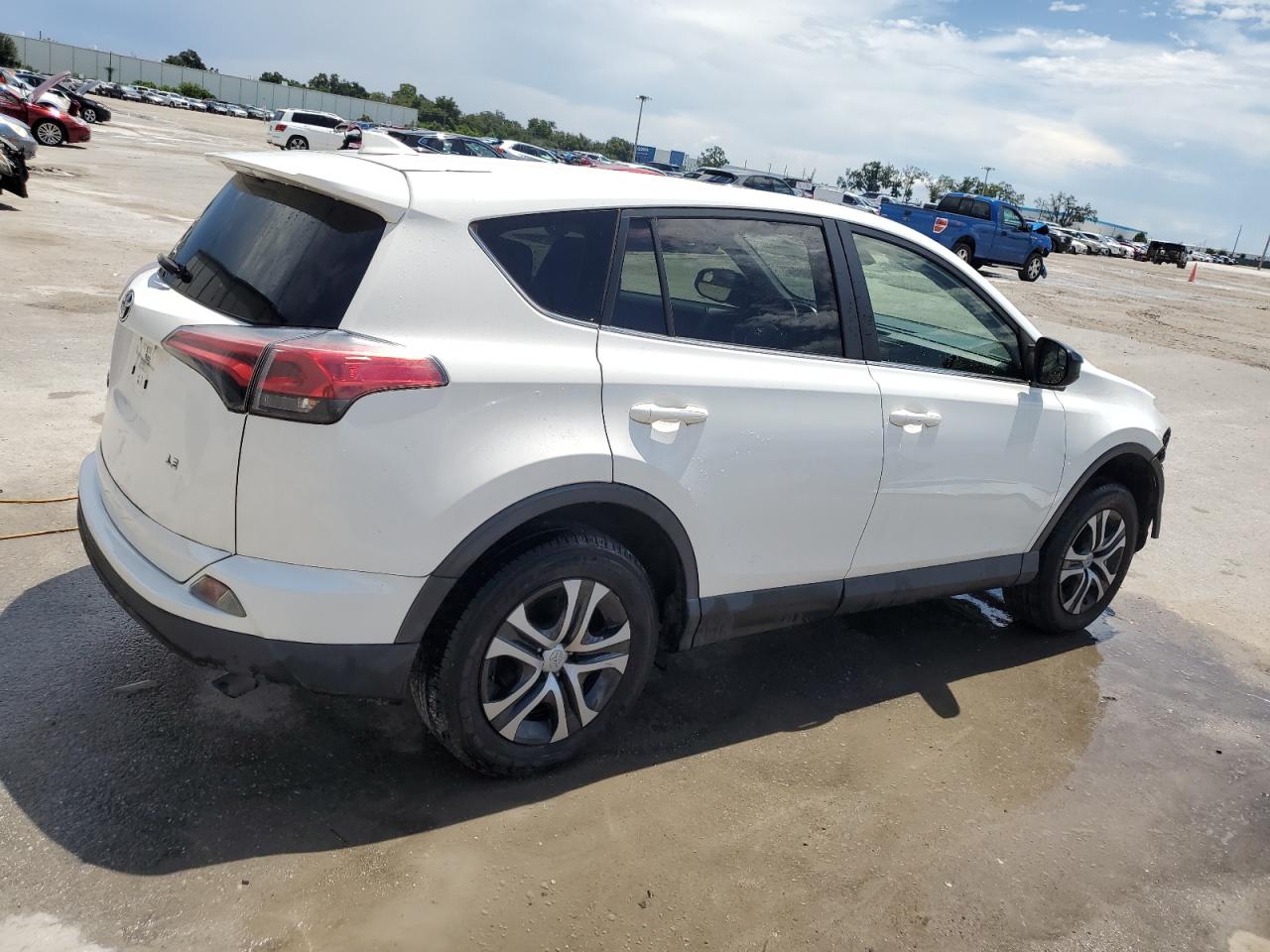 VIN JTMZFREV9HJ717503 2017 TOYOTA RAV4 no.3