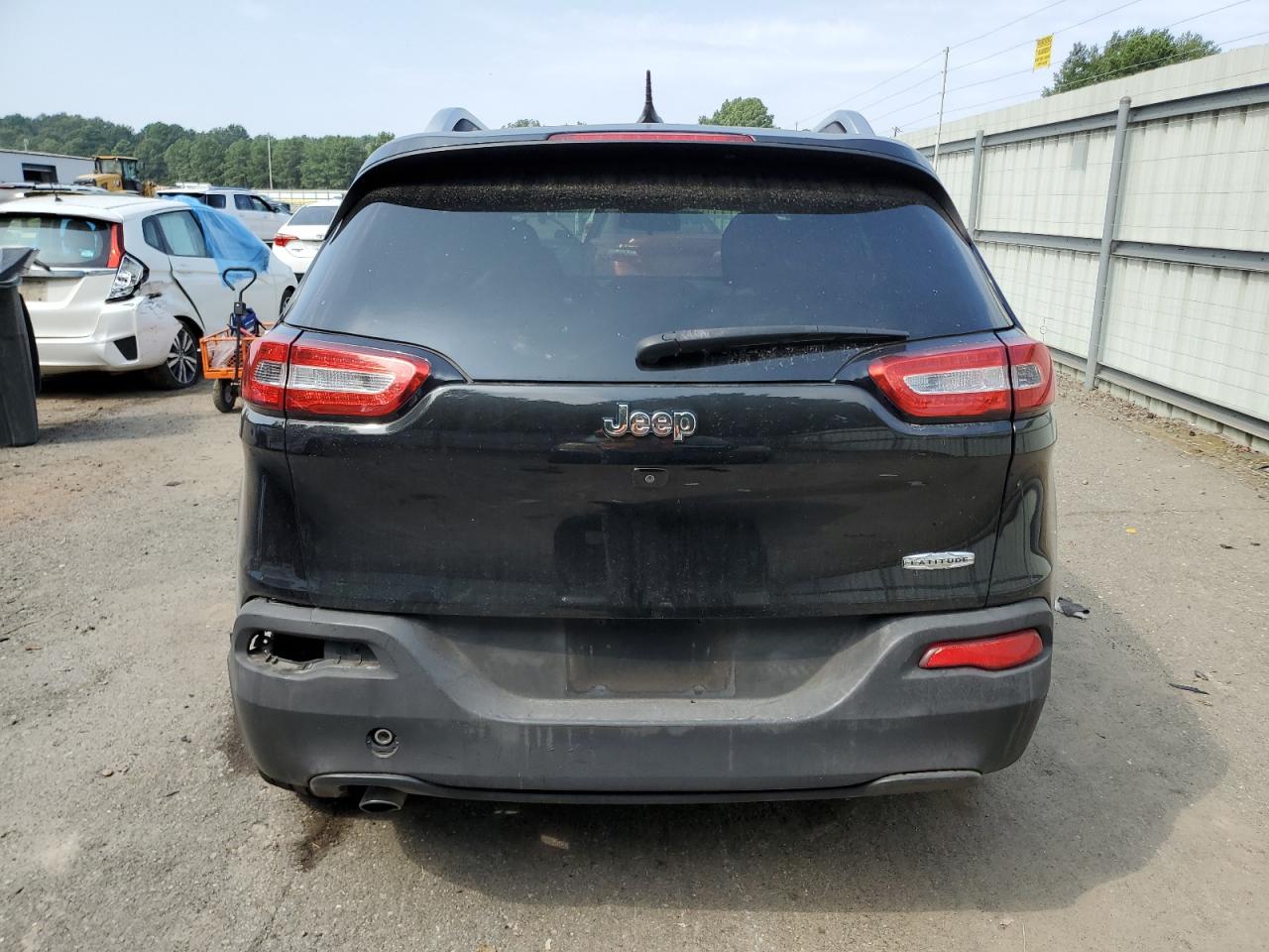 1C4PJLCB8GW125300 2016 Jeep Cherokee Latitude