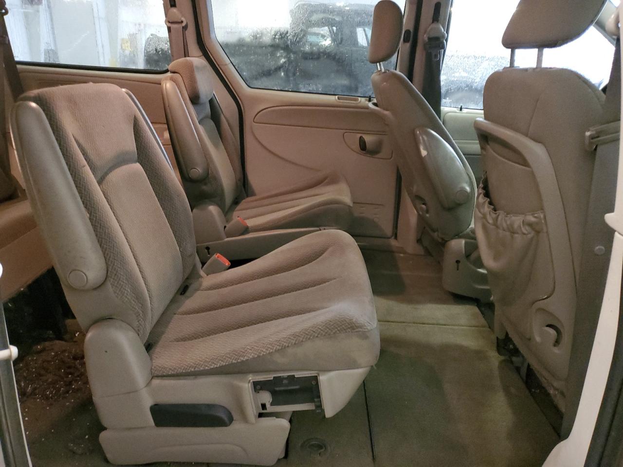 2005 Chrysler Town & Country Lx VIN: 2C4GP44R25R558259 Lot: 68171714