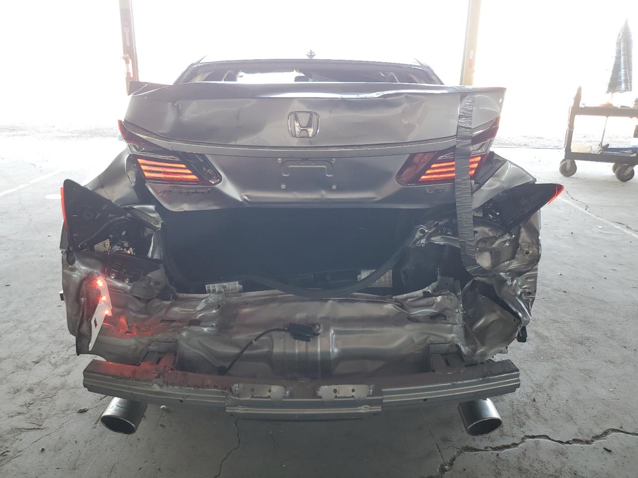 1HGCR3F85HA033780 2017 Honda Accord Exl