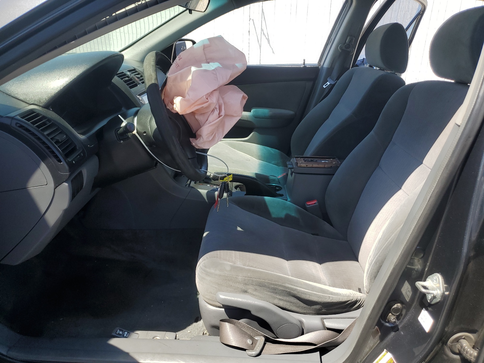 1HGCM56334A128038 2004 Honda Accord Lx