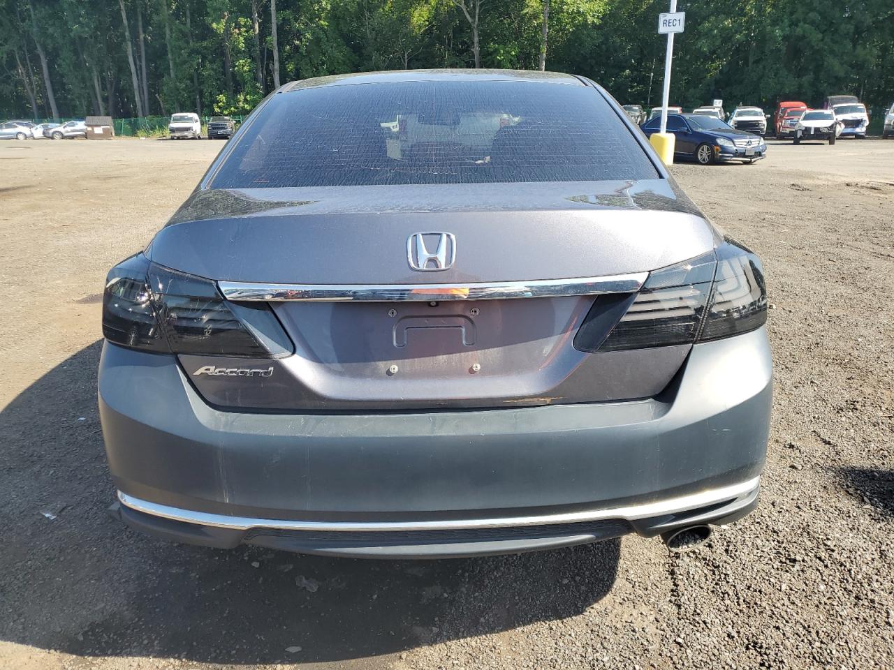 1HGCR2F39HA260422 2017 Honda Accord Lx