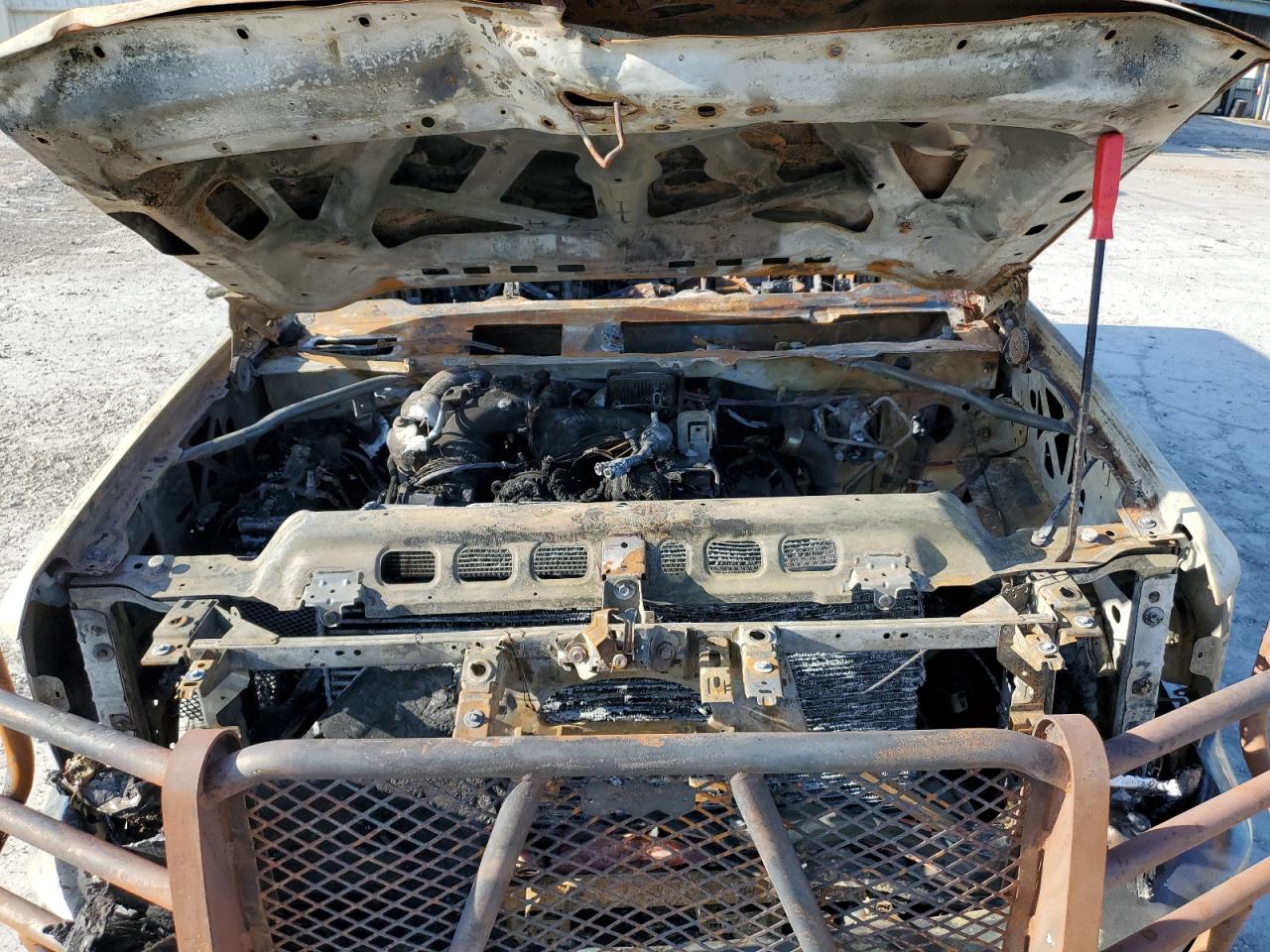 2019 Chevrolet Silverado - Image 11