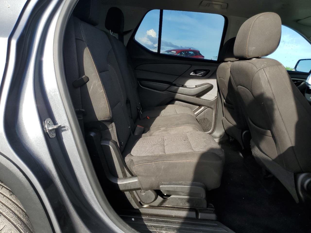 2019 Chevrolet Traverse Ls vin: 1GNERFKW3KJ131847