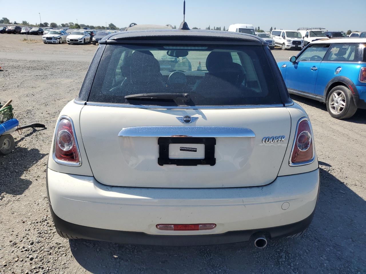 2011 Mini Cooper VIN: WMWSU3C54BT097952 Lot: 68660314