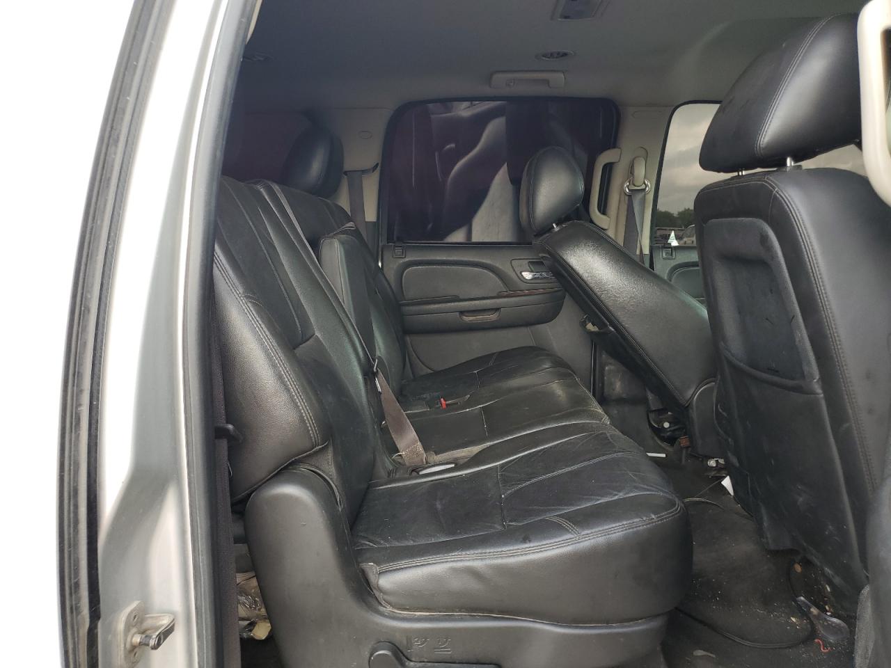 2011 Chevrolet Suburban C1500 Lt VIN: 1GNSCJE02BR339623 Lot: 59632745