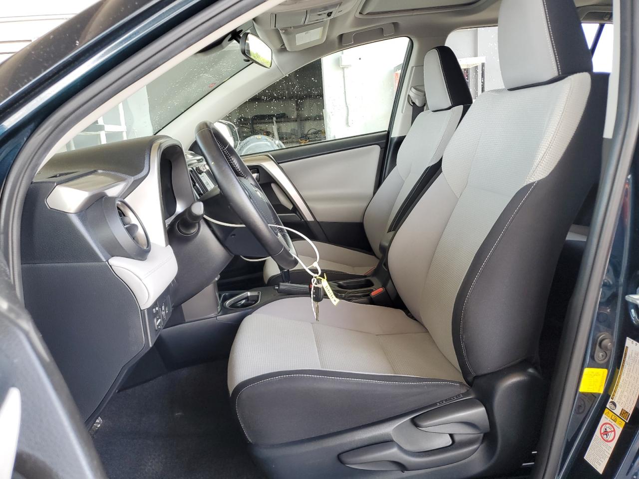 2017 Toyota Rav4 Xle VIN: JTMWFREVXHD093275 Lot: 66808344