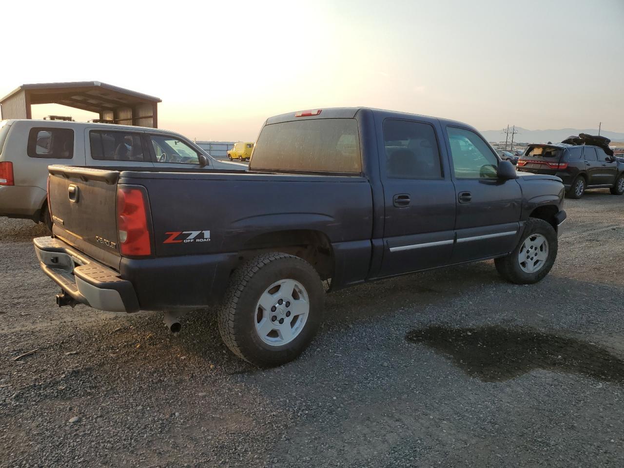 2005 Chevrolet Silverado - Image 3