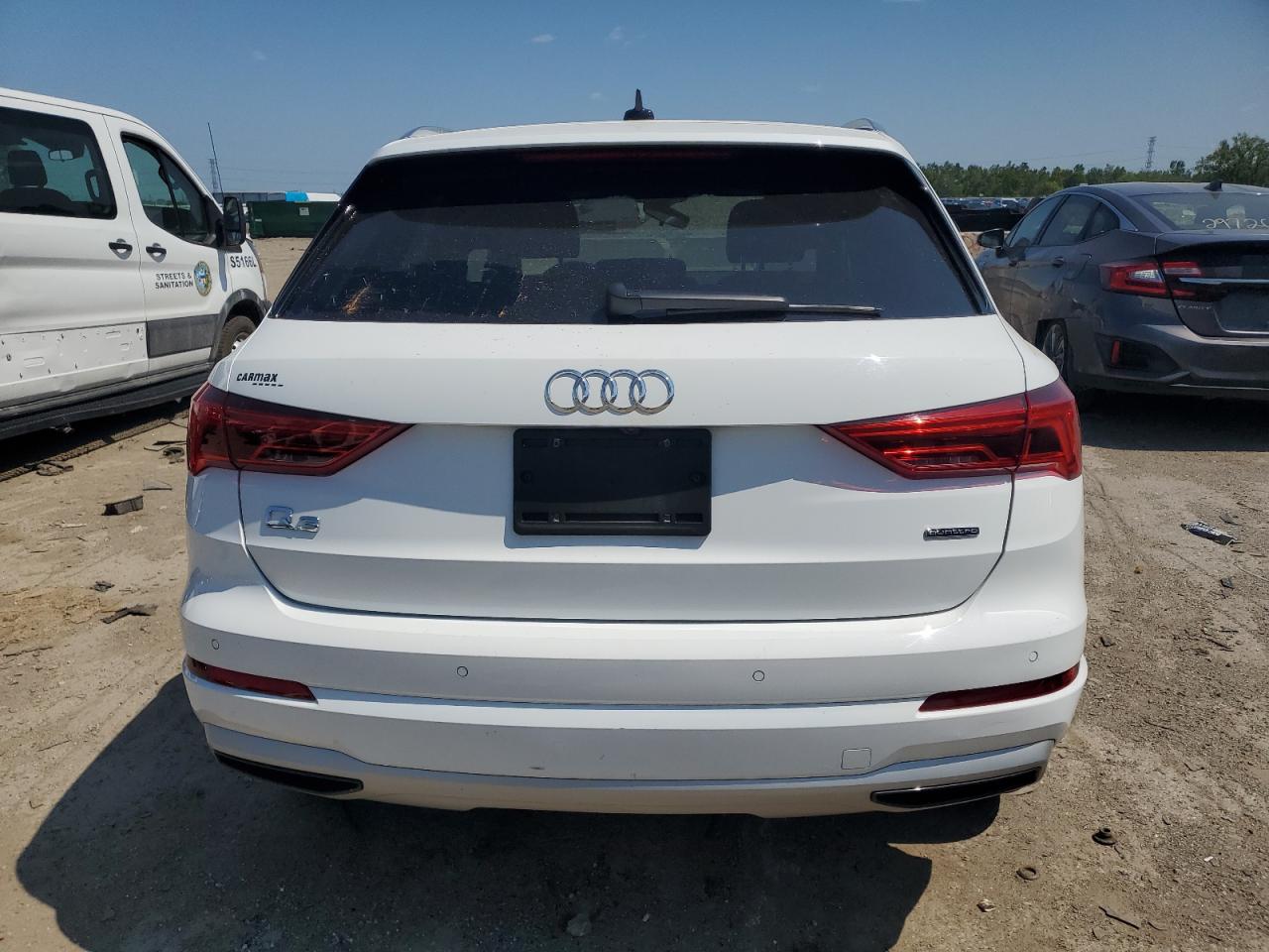 WA1AECF30L1068896 2020 Audi Q3 Premium