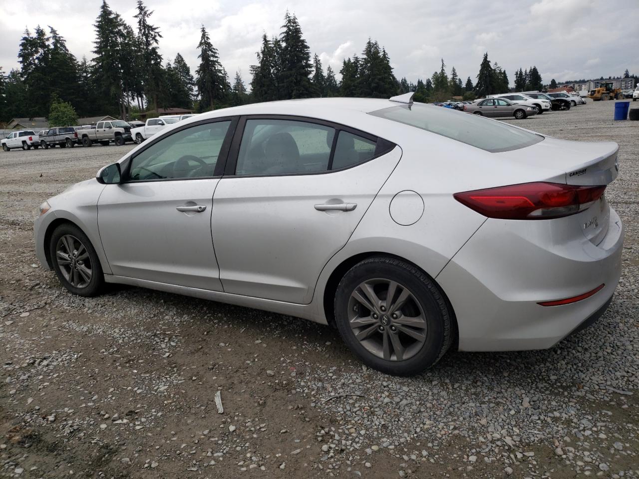 5NPD74LF2HH164529 2017 HYUNDAI ELANTRA - Image 2