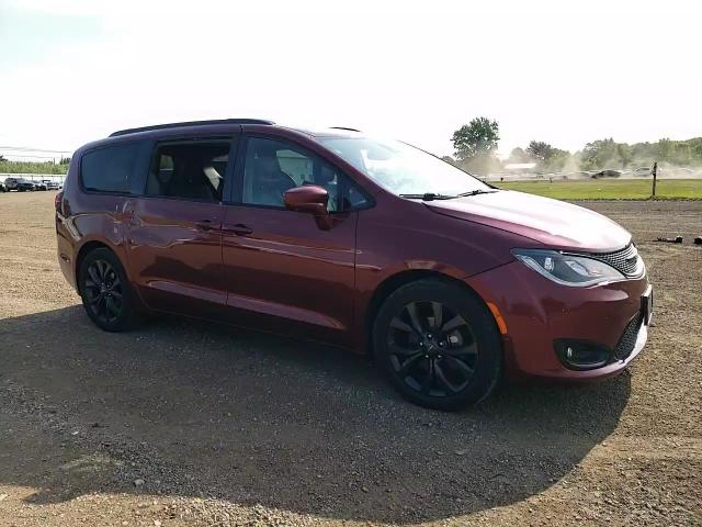 2019 Chrysler Pacifica Touring L VIN: 2C4RC1BGXKR522481 Lot: 65449694