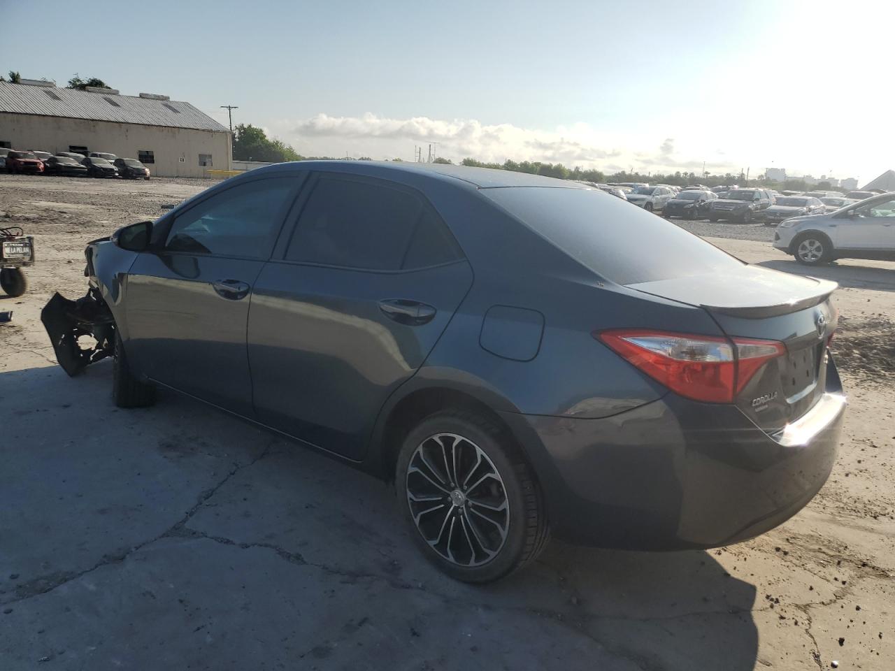 5YFBURHE9FP355183 2015 TOYOTA COROLLA - Image 2