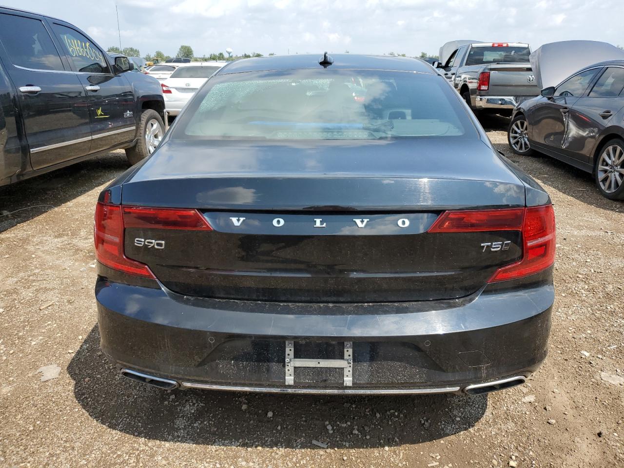 LVY102MK5KP099235 2019 Volvo S90 T5 Momentum