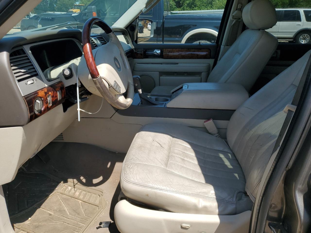 2004 Lincoln Navigator VIN: 5LMFU28R74LJ08108 Lot: 68690324