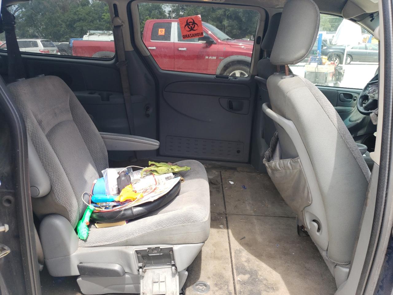 2005 Chrysler Town & Country Touring VIN: 2C4GP54L65R325177 Lot: 65775984