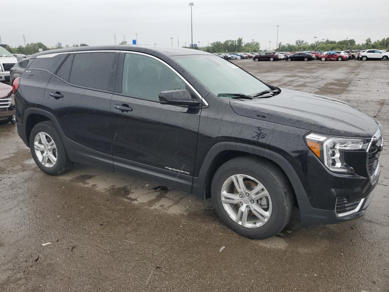 2022 GMC Terrain - Image 4