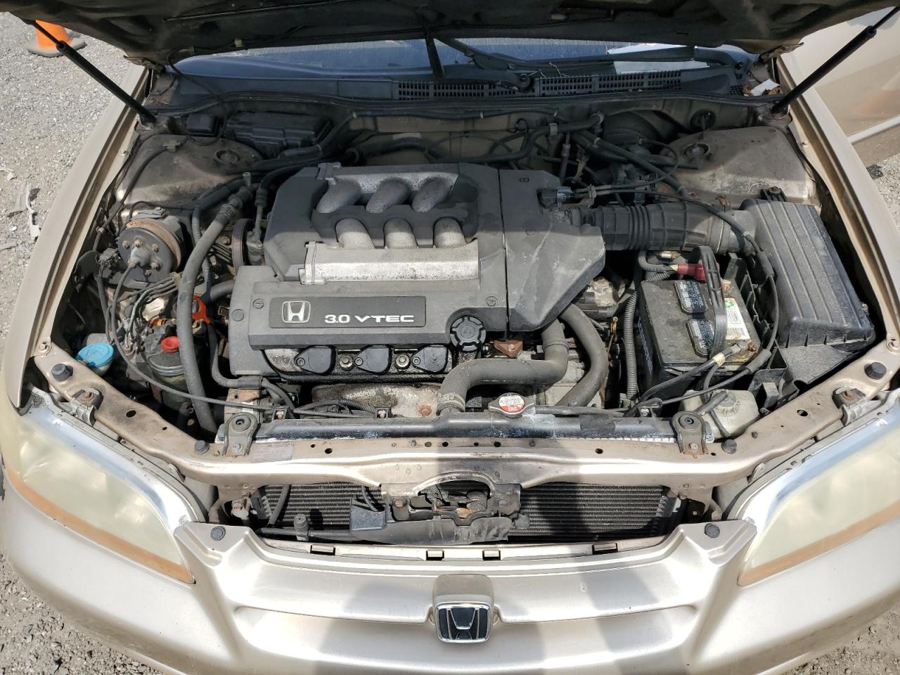 2000 Honda Accord Ex VIN: 1HGCG1653YA028318 Lot: 68681804