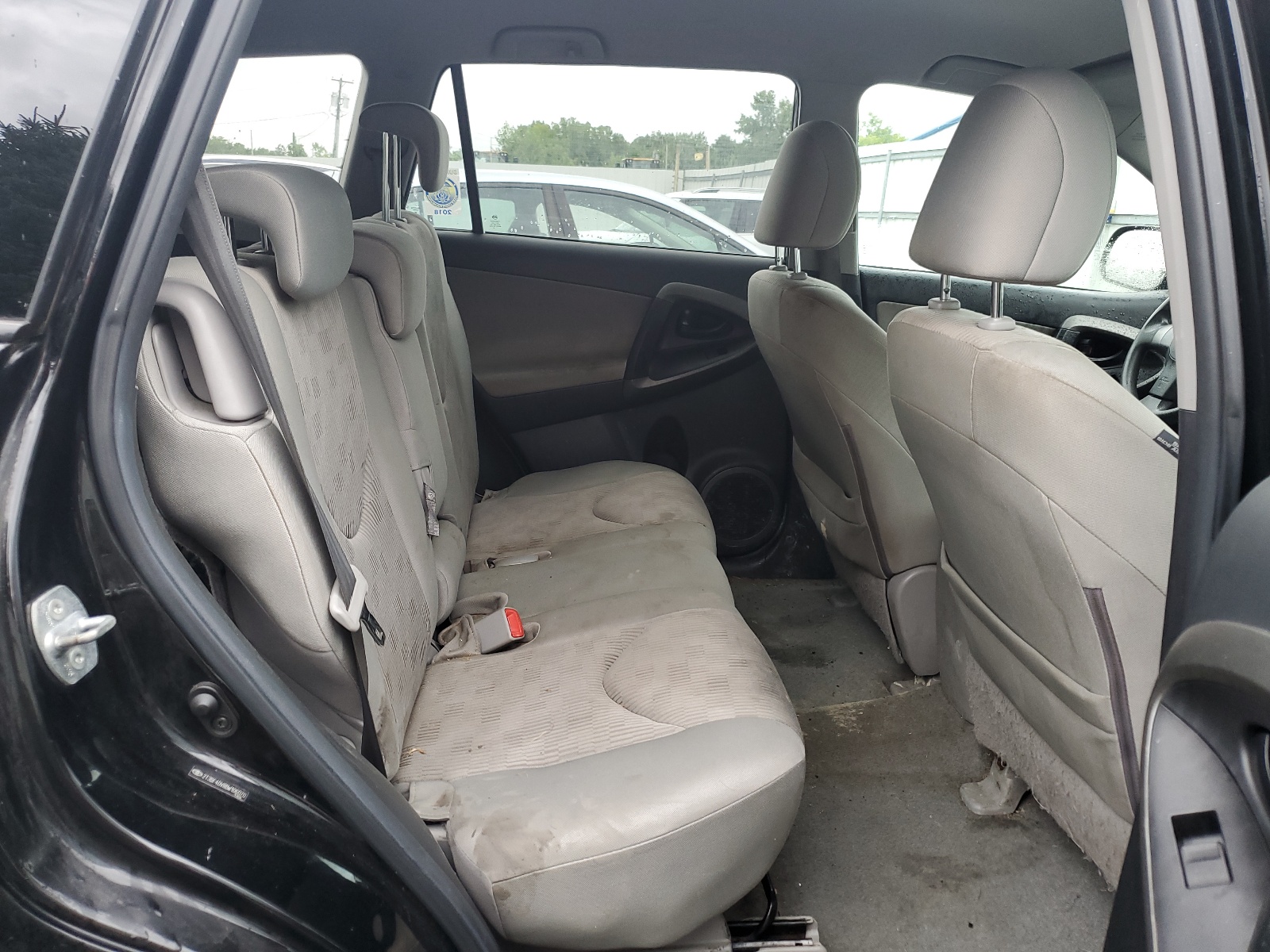 2T3BF4DV8BW106070 2011 Toyota Rav4