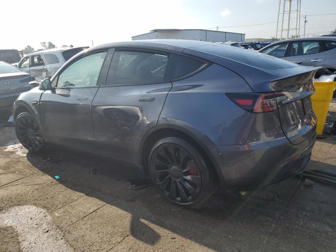 VIN 7SAYGDEF4PF917833 2023 TESLA MODEL Y no.2