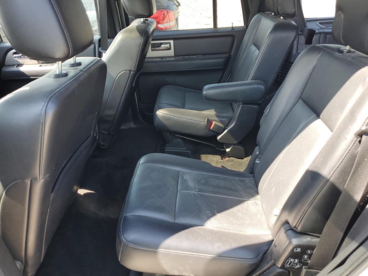 2017 Ford Expedition - Image 11