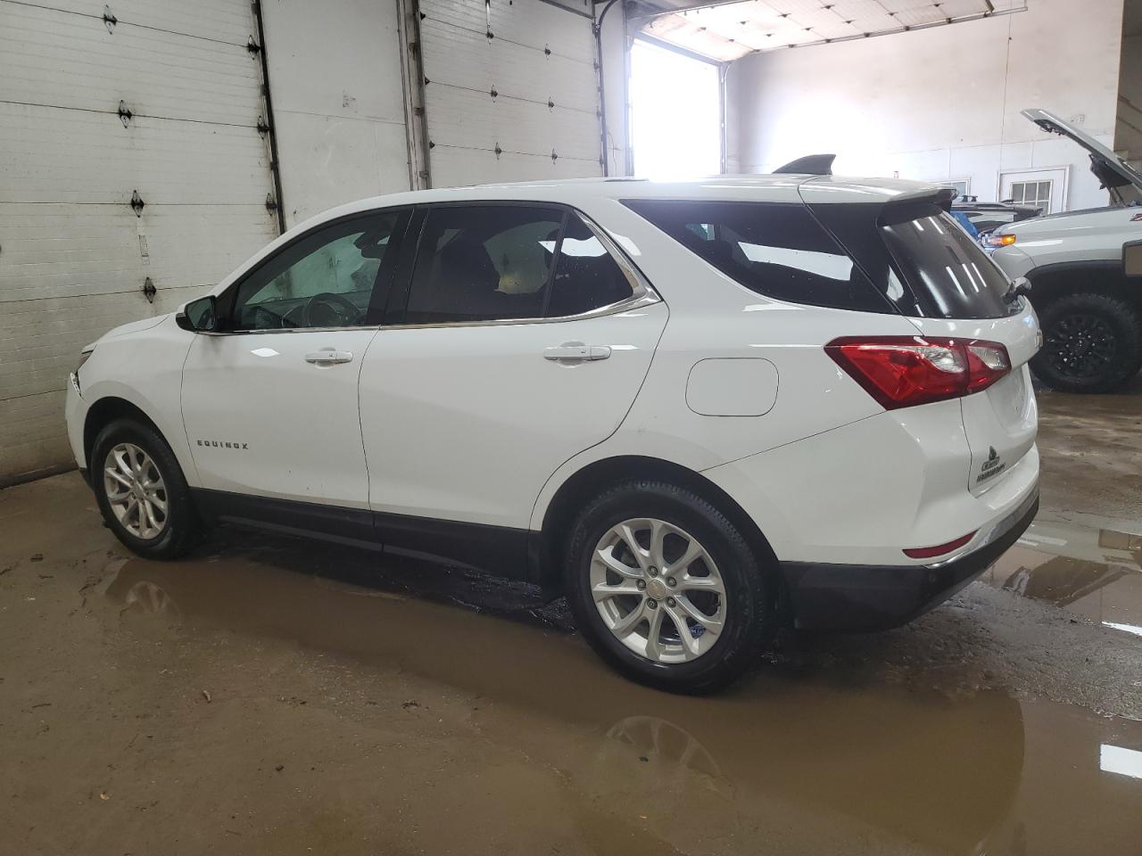 3GNAXTEV5KL276631 2019 CHEVROLET EQUINOX - Image 2