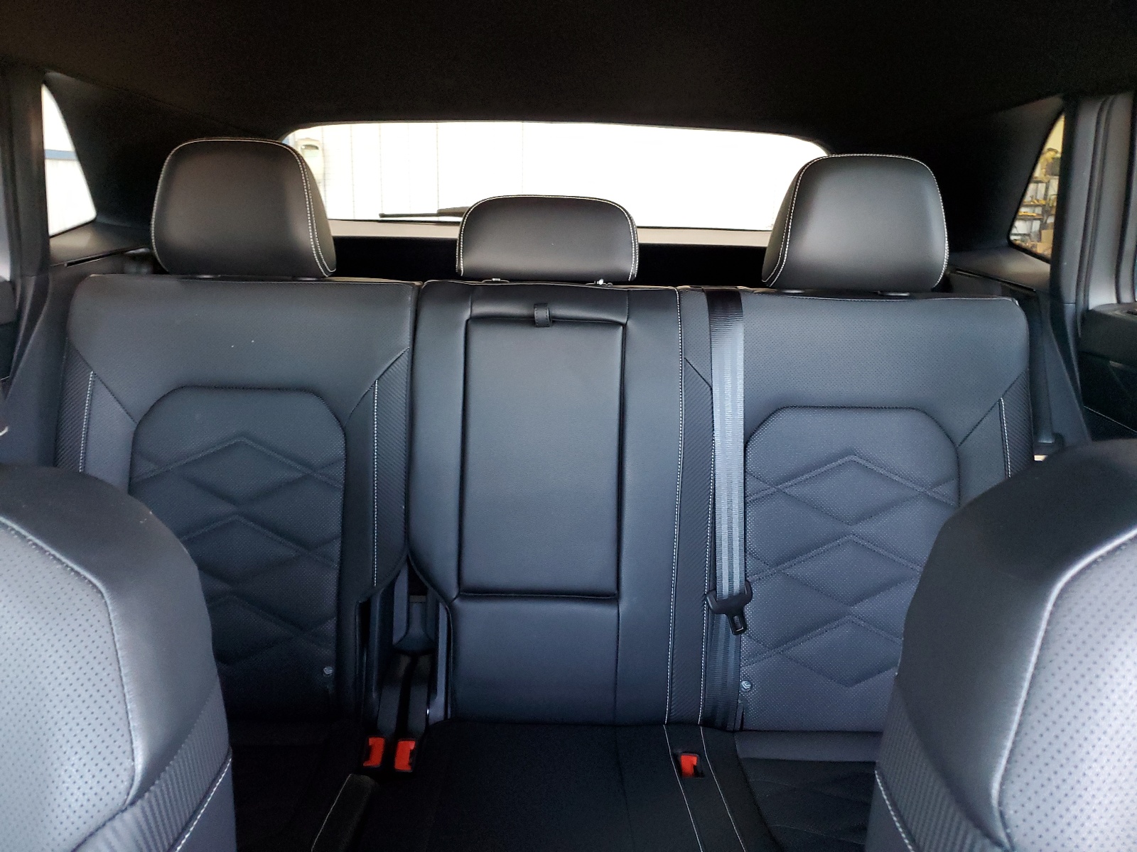 1V2HE2CA7RC218385 2024 Volkswagen Atlas Cross Sport Se