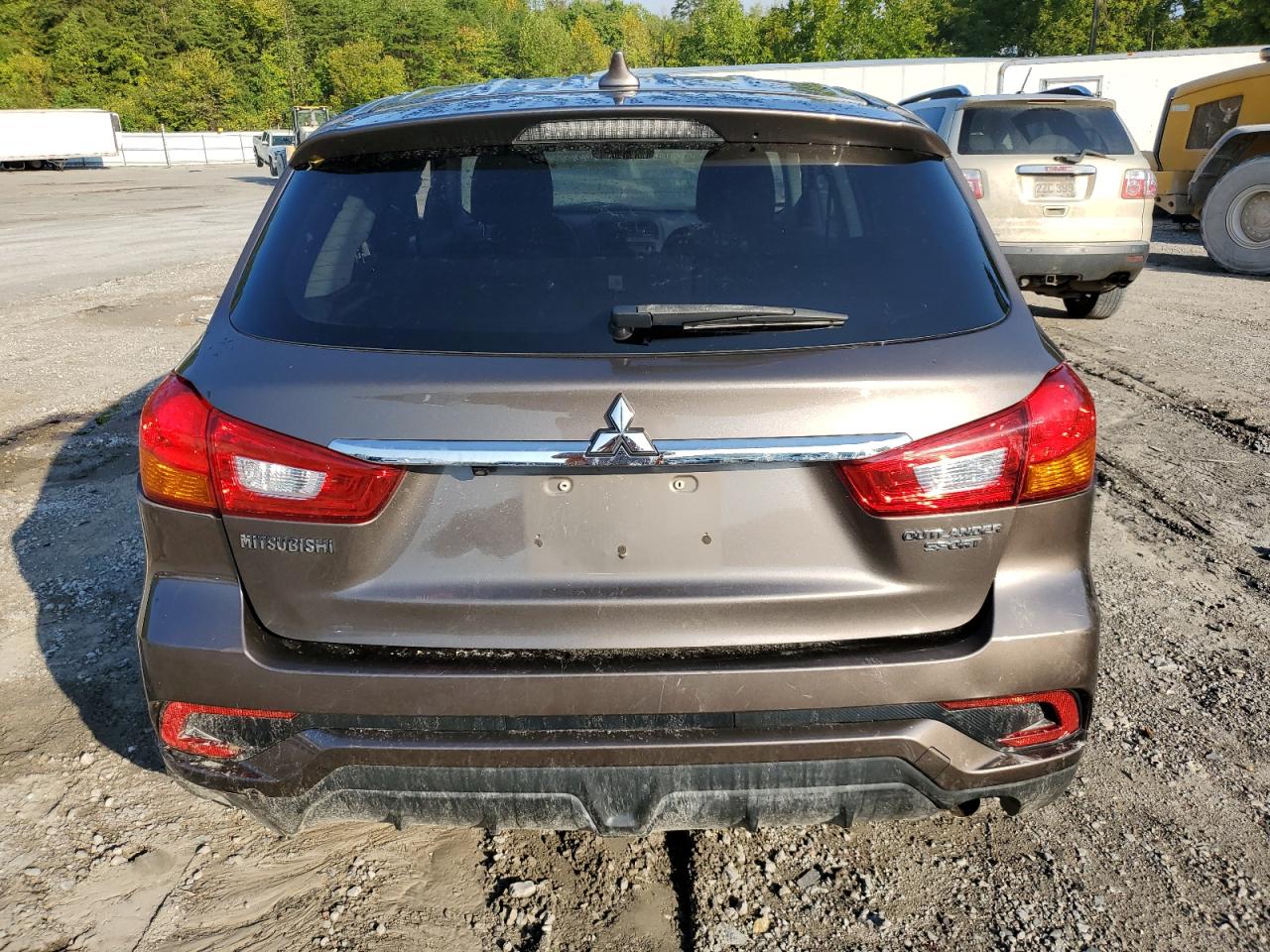 JA4AR3AU2JU013852 2018 Mitsubishi Outlander Sport Es