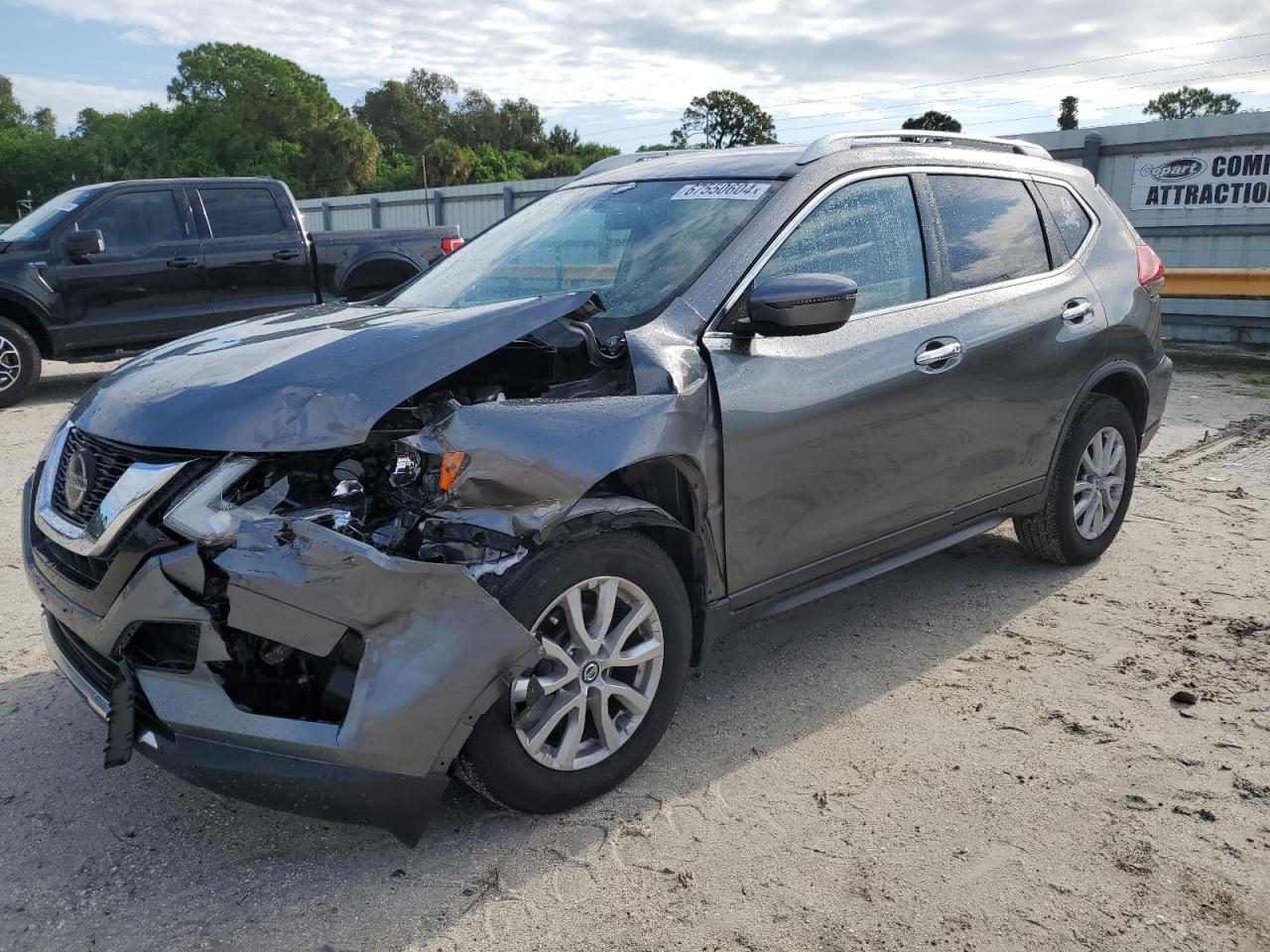 JN8AT2MV0JW346176 2018 NISSAN ROGUE - Image 1