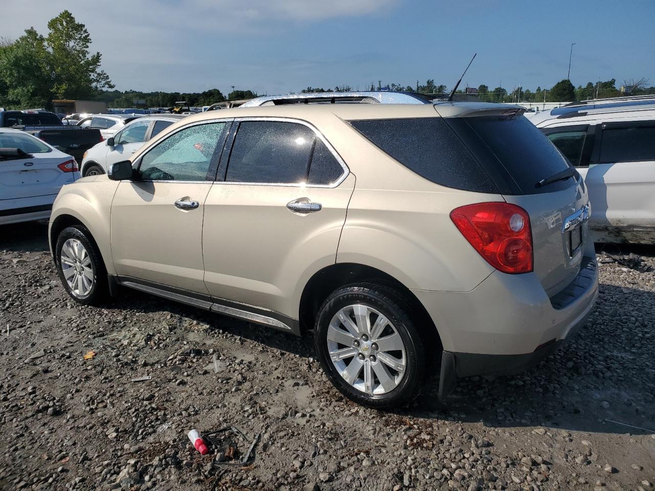 2011 Chevrolet Equinox - Image 2
