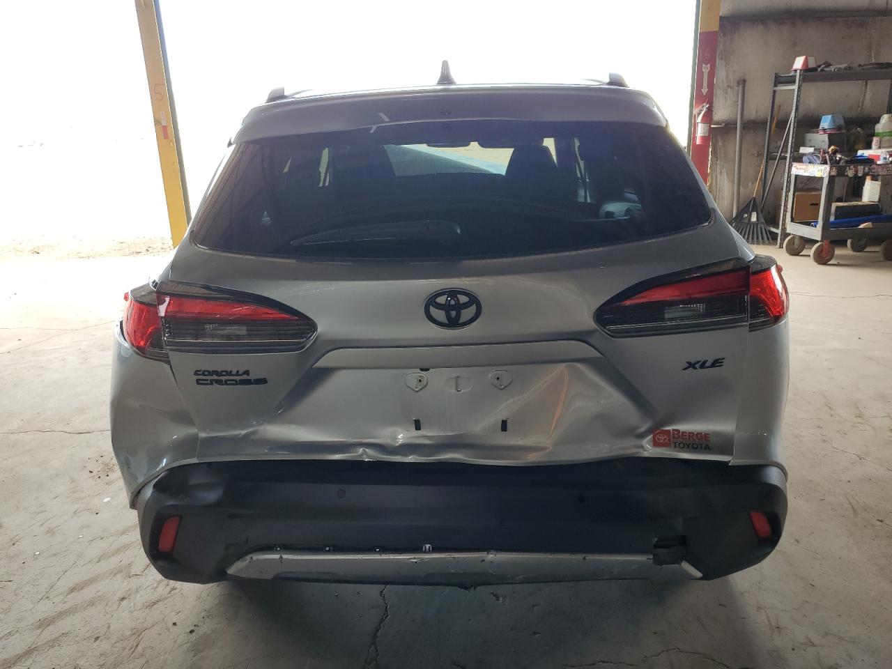 2022 Toyota Corolla Cross Xle VIN: 7MUDAAAG7NV013144 Lot: 68902544