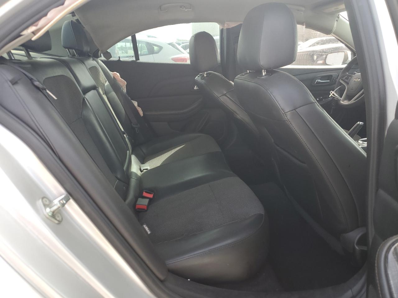 2015 Chevrolet Malibu - Image 10