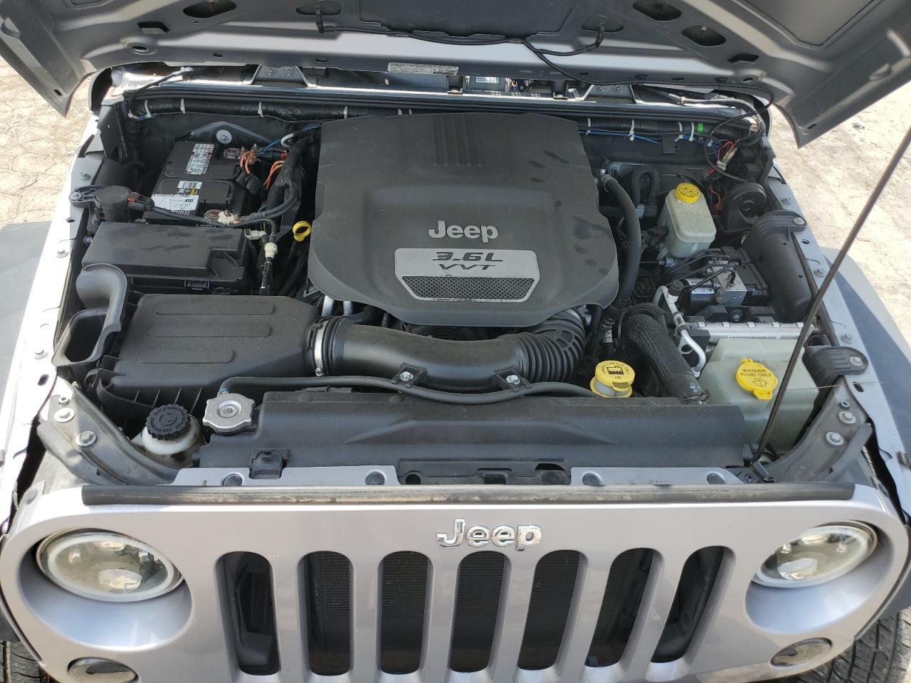2013 Jeep Wrangler Unlimited Sport VIN: 1C4BJWDG5DL691353 Lot: 67981774
