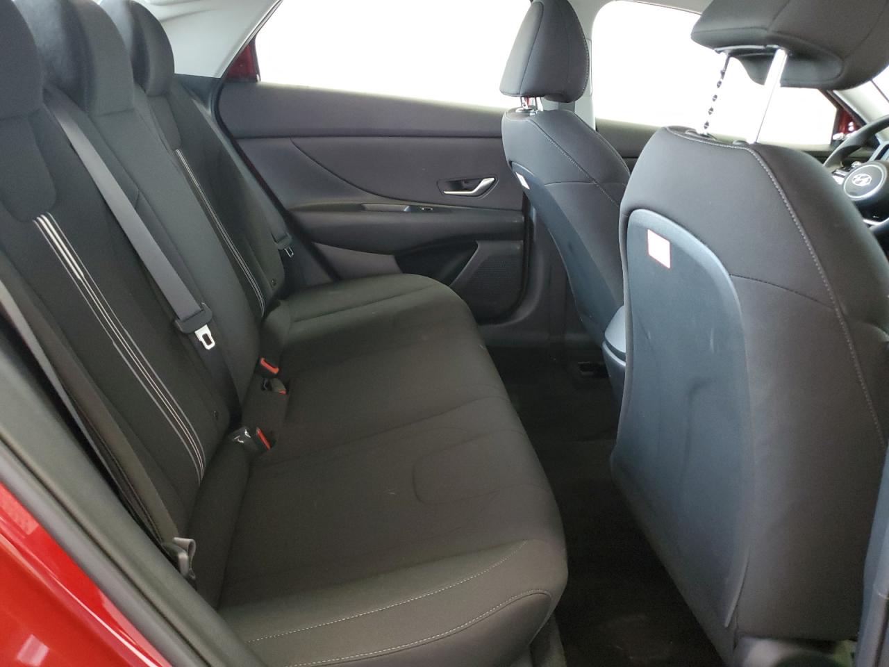 2023 Hyundai Elantra - Image 10