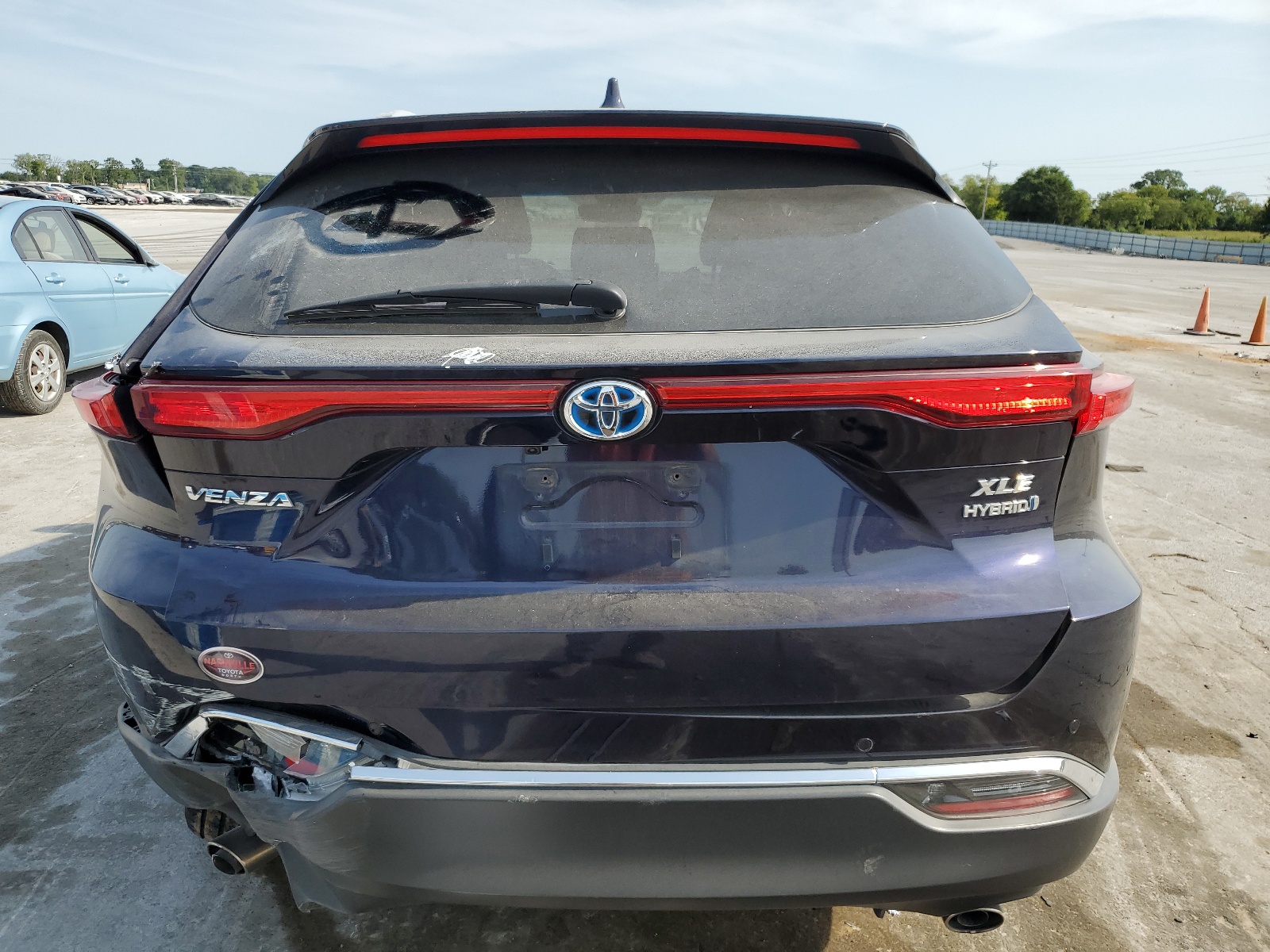 JTEAAAAH6MJ028702 2021 Toyota Venza Le