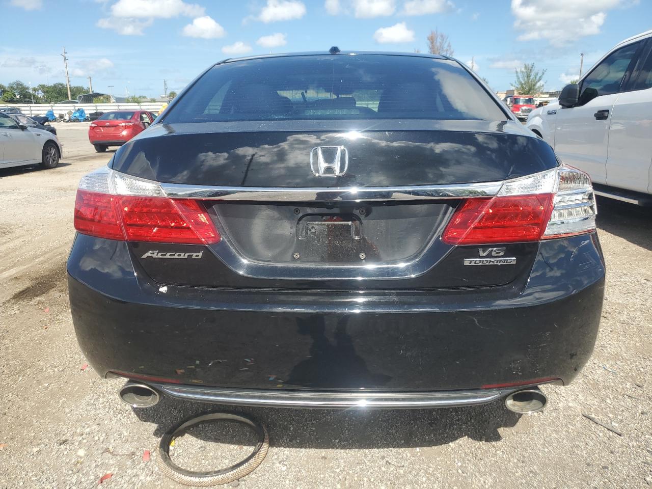 1HGCR3F96DA027201 2013 Honda Accord Touring