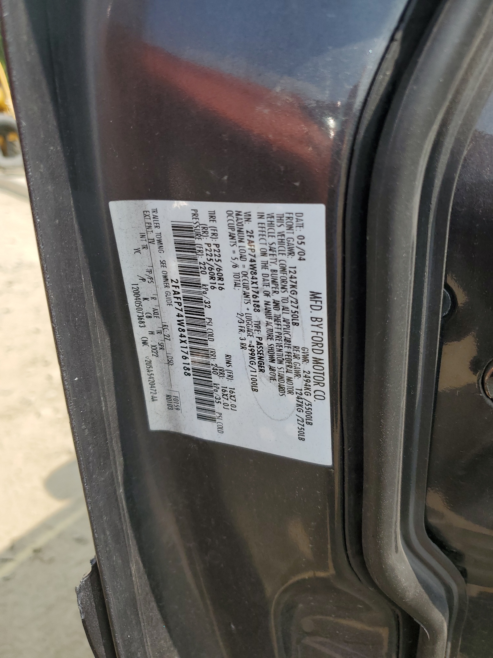 2FAFP74W84X176188 2004 Ford Crown Victoria Lx